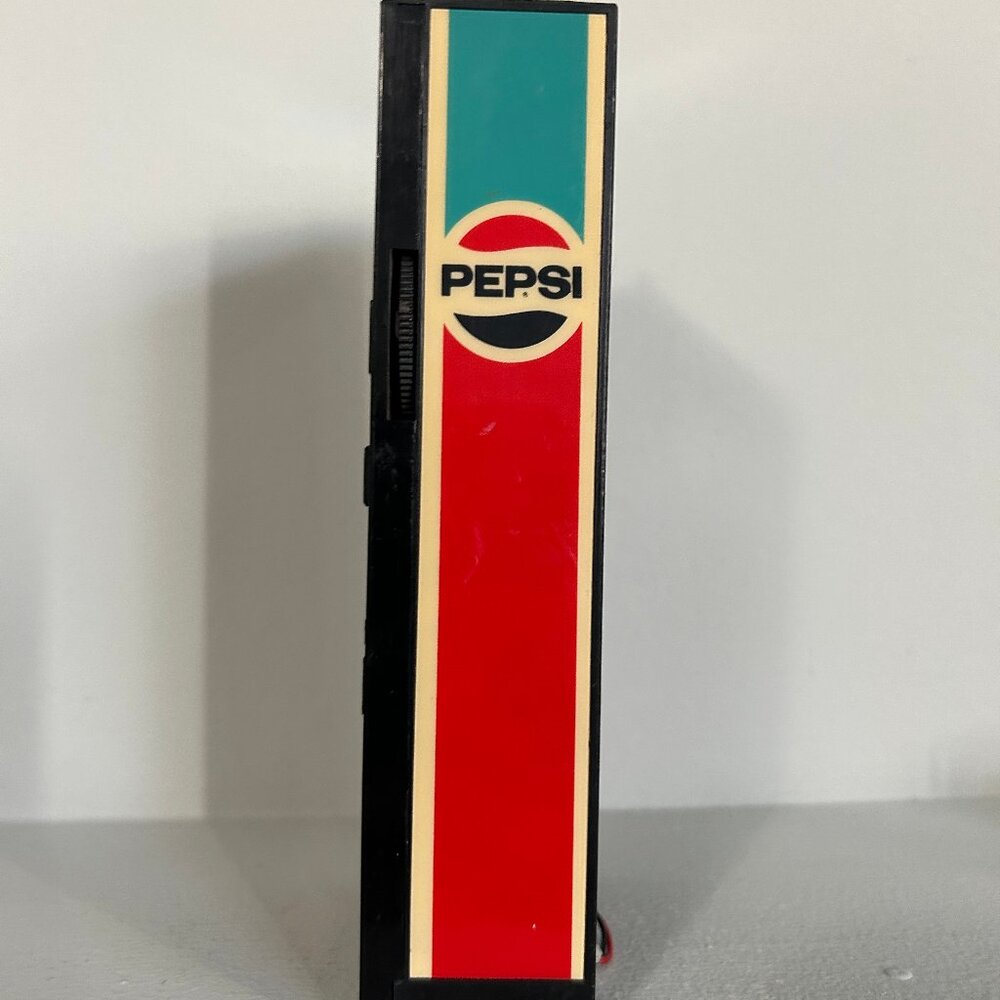 Pepsi Vending Machine 80's Mini - Picture 2 of 10